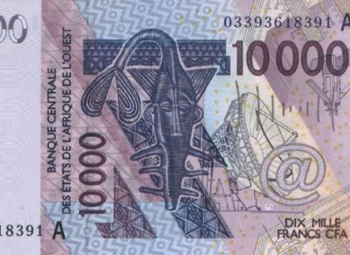 La banconota da 10.000 franchi CFA La banconota da 10.000 franchi CFA