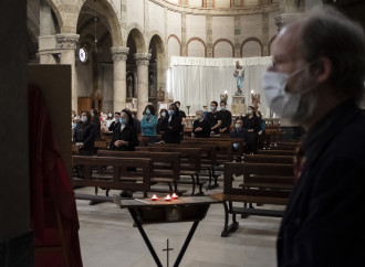 Messa in maschera: la Cei cede a ipocondria di Stato