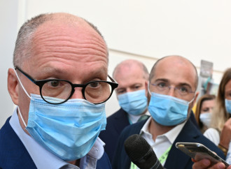 Vaccino flop, il guru del governo evoca scenari da incubo