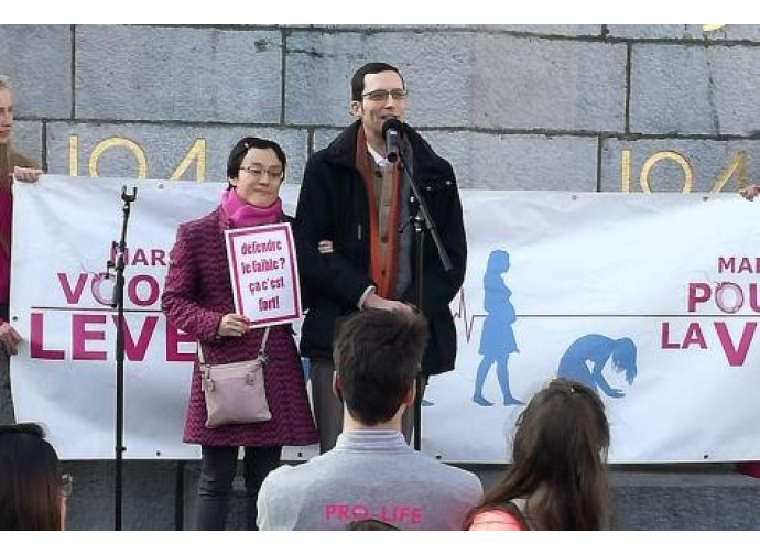 Stéphane Mercier il docente sospeso per aqver definito l'aborto un omicidio