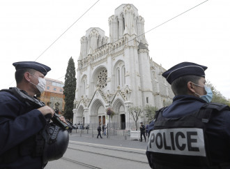 Francia, tra Nizza e Covid, chiese chiuse. No del vescovo