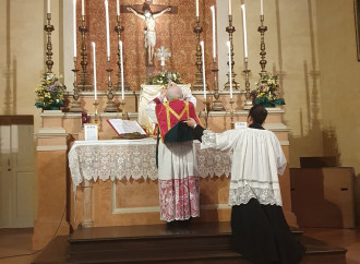 Messa in latino, la stretta del Papa: proteste in arrivo
