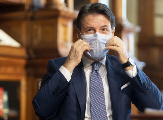 Cure a casa nel caos, gli errori di Conte e le liti tra medici