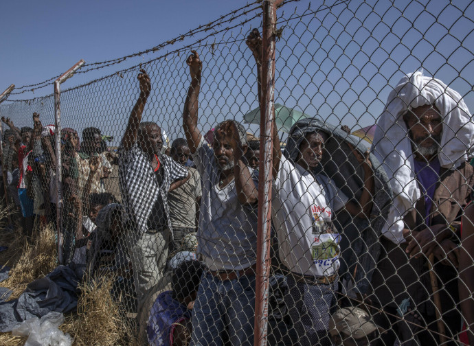 In fuga dalla guerra nel Tigray