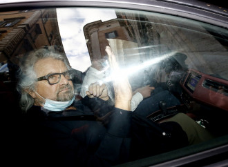 Si sfalda il partito filocinese, torna l'atlantismo
