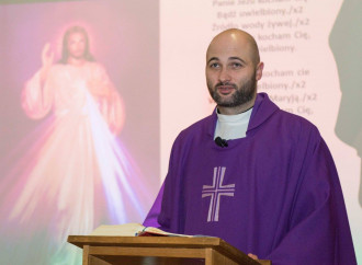 Padre Olszewski resta in carcere, è una vendetta politica