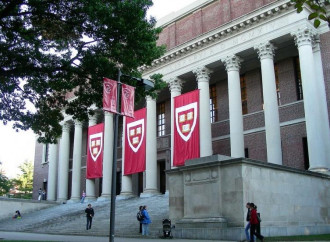 Harvard parla di “persone” partorienti e non di “donne”