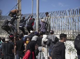 8.000 migranti a Ceuta, alta tensione Spagna-Marocco
