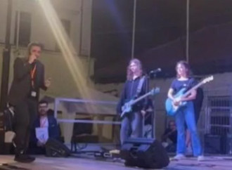 Il doppiopesismo della sinistra si scaglia contro la parrocchia