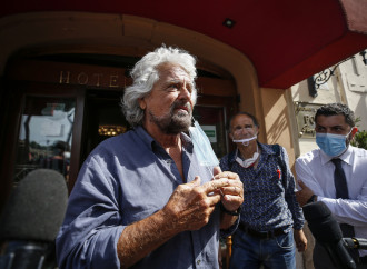 La nemesi di Grillo: indagato per una legge voluta da lui