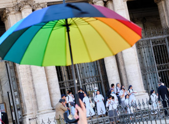 Benedizioni gay, i vescovi si ribellano: è guerra delle pastorali