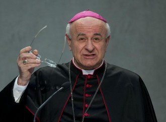 Paglia scivola di nuovo: sull'eutanasia non si negozia