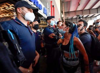 «Covid, gestione pessima: fermatevi, crescono nevrotici e paranoici»