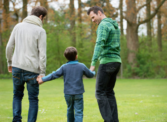 I PM di Roma impugnano le trascrizioni di figli di coppie gay