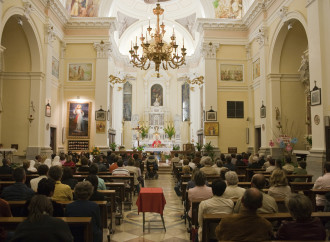 "Consacrati nella Croce, la sofferenza che salva il mondo"