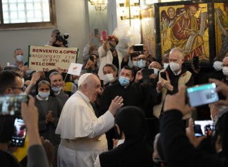 Il Papa è a Cipro, un viaggio con il leitmotiv dei migranti