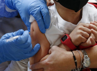 Covid, la Danimarca dà l’esempio: stop vaccini ai minori