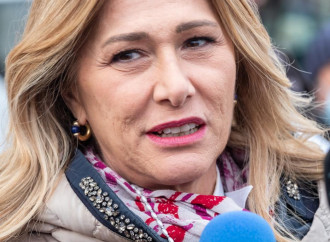 «Ue ai piedi di Big Pharma, pronta già la nuova pandemia»