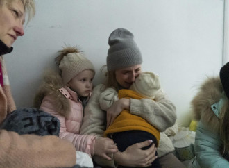 I bambini bombardati in guerra e quelli uccisi per legge