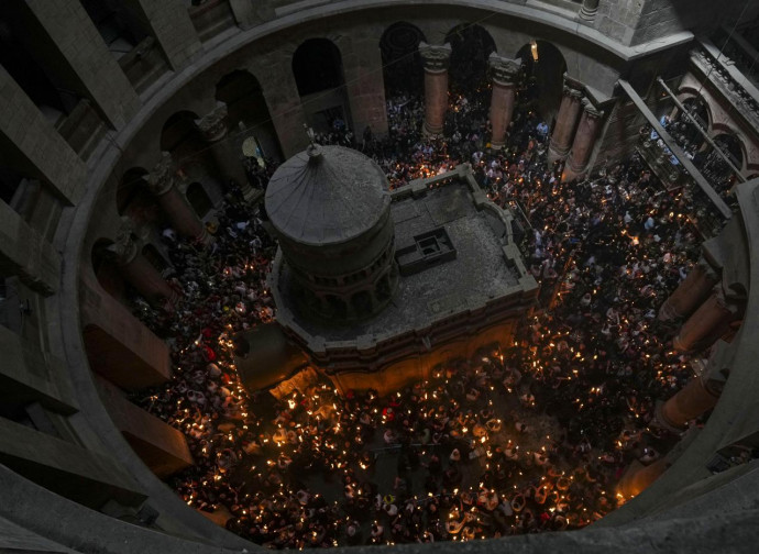 Fuoco Sacro, Santo Sepolcro, 23 aprile 2022 (AP/Tsafrir Abayov)