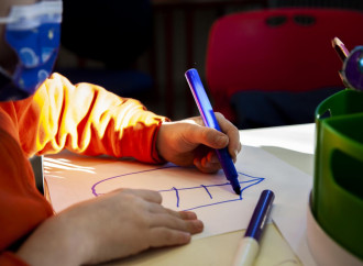 Nuovi ricorsi e diffide contro le mascherine a scuola