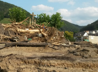 L’alluvione e il Crocifisso che ricorda la via per la salvezza