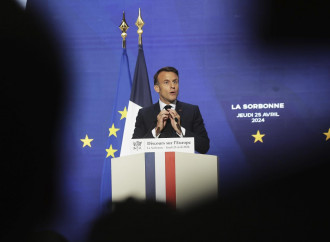Macron, il guerrafondaio “illuminato” che vuole guidare l’Europa