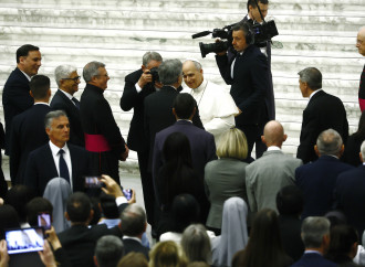 Leone incontra la stampa e vola più alto dei media vaticani