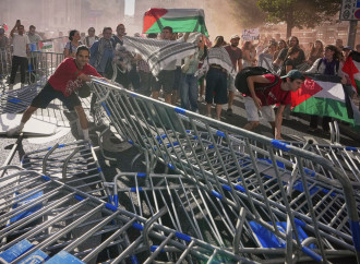 La Vuelta boicottata dai pro-Pal col plauso di Sanchez