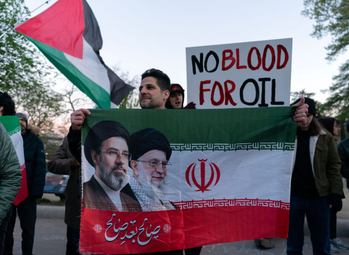 Manifestazione contro la guerra in Iran nei pressi della Casa Bianca (Ap-LaPresse)