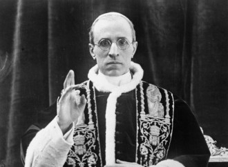 Pio XII, l'unica verità è la trama sovietica per infangarlo