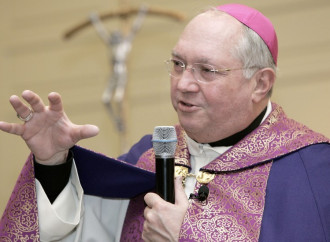 Vescovo esce allo scoperto: “C'è sottocultura omosessuale”