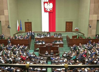 Che bugie sulla Polonia che difende i bambini dagli orchi