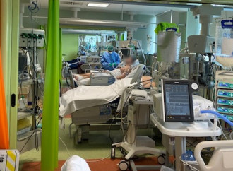«Ospedali affollati, ma più della metà va curato a casa»