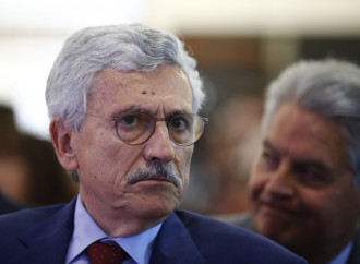 D'Alema indagato, ma i media si girano dall'altra parte