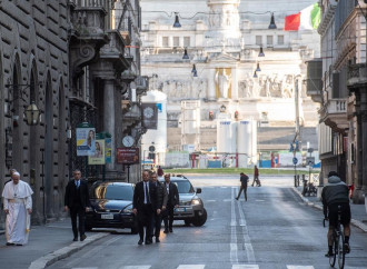 Il Papa prega nella chiesa del miracolo "anti peste"