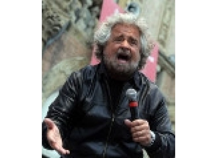 Beppe Grillo a comizio Beppe Grillo a comizio