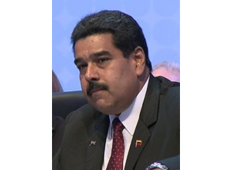 Maduro parla di dialogo al Papa e spara agli oppositori