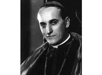 Benedetto XVI sulla tomba
del beato Stepinac