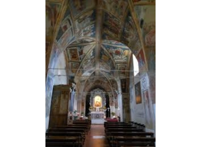 L'interno di San Donato L'interno di San Donato
