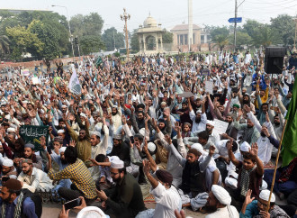 Cresce in Pakistan la protesta degli estremisti islamici per l’assoluzione di Asia Bibi.