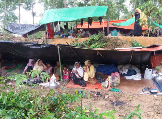 Oltre 700.000 Rohingya si preparano a trascorrere un lungo periodo lontano da casa