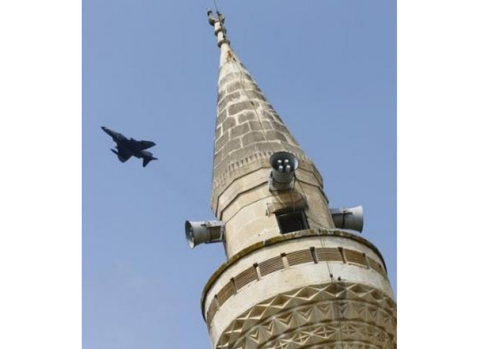 Aereo turco sorvola Cizre Aereo turco sorvola Cizre