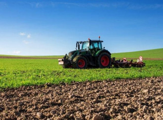 Emilia e Ue, guerra all'agricoltura: «Ci pagano per non lavorare i campi»