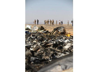 Disastro aereo russo, si fa strada l'ipotesi della bomba