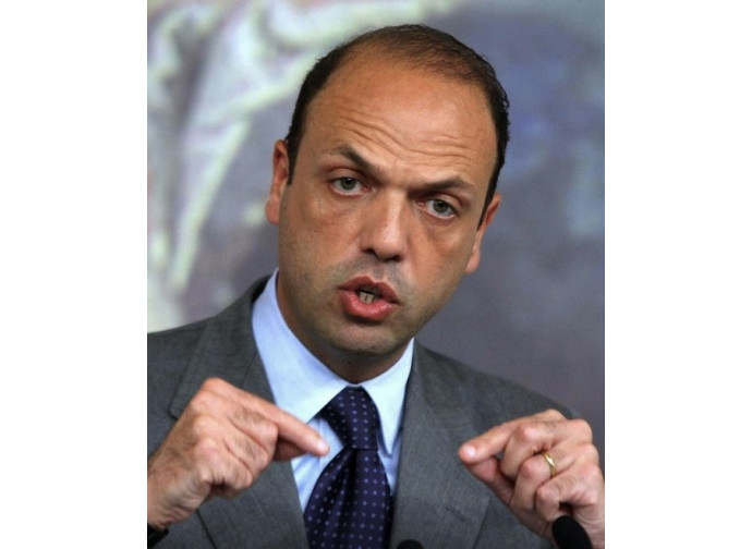 Il ministro Angelino Alfano Il ministro Angelino Alfano