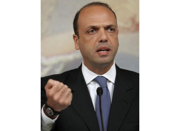 Il ministro Angelino Alfano Il ministro Angelino Alfano