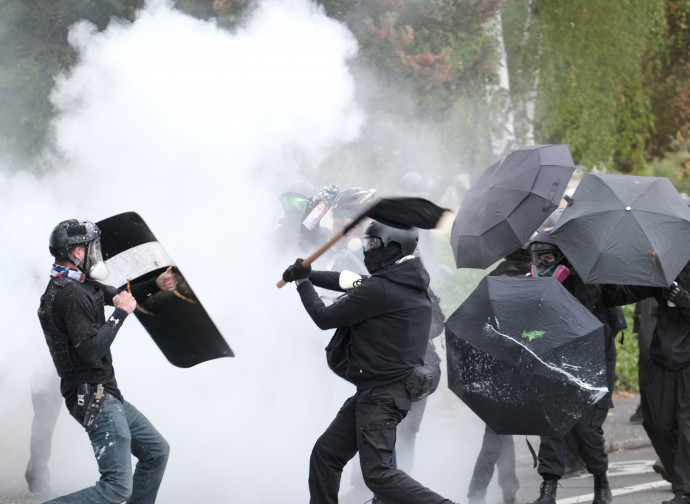 Antifa, scontri a Portland (AP)