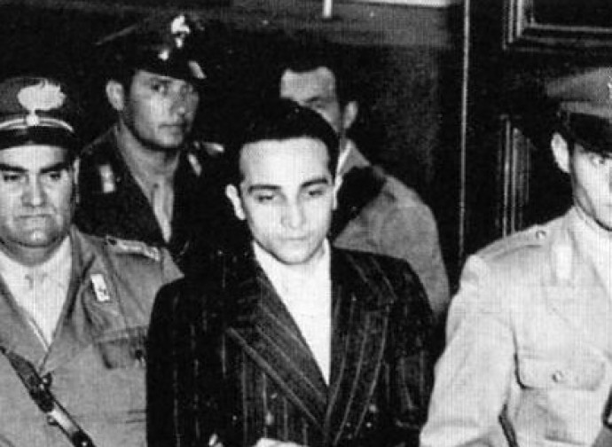 Antonio Pallante (al centro) arrestato Antonio Pallante (al centro) arrestato