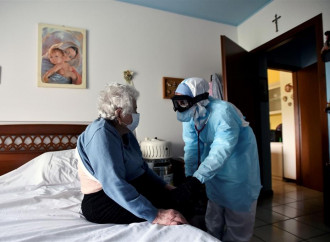"Clorochina ok, curare a casa il Covid”. Il giudice boccia Aifa